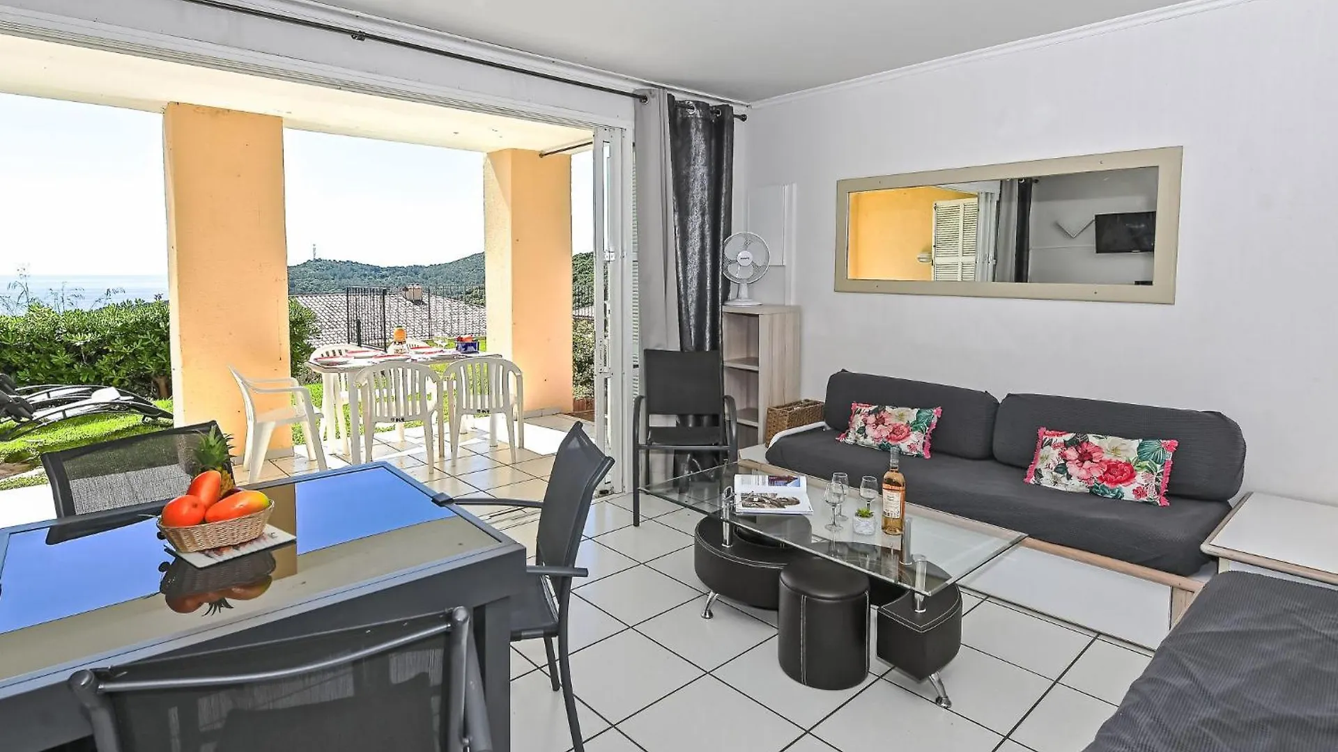 Apartment Village Cap Esterel - Les Bastides-10 By Interhome Saint-Raphaël França